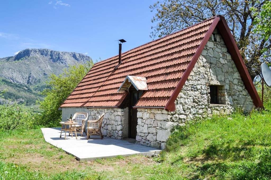 Grandma'S Hut Villa Niksic Exterior photo